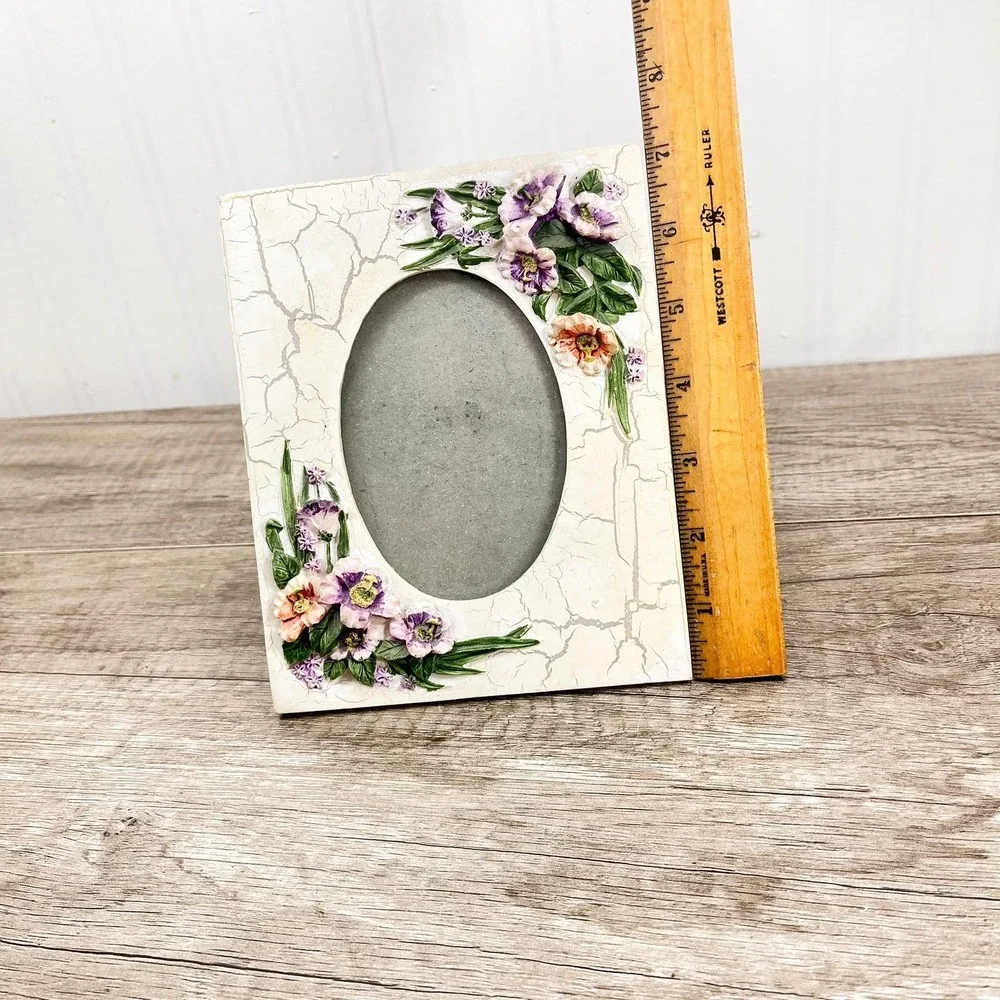Vintage White Ceramic‎ Floral Picture Frame - 4x6 Photo Display